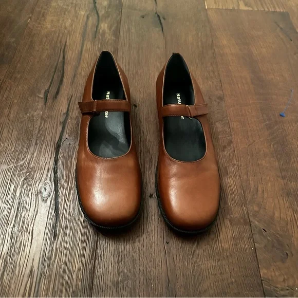 Naturalizer Brown Flats - Picture 2 of 7